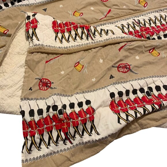 VTG Twin Queens Guard British Guns Drums Bedspread Cotton Coverlet Fabric FLAWS - Picture 1 of 9
